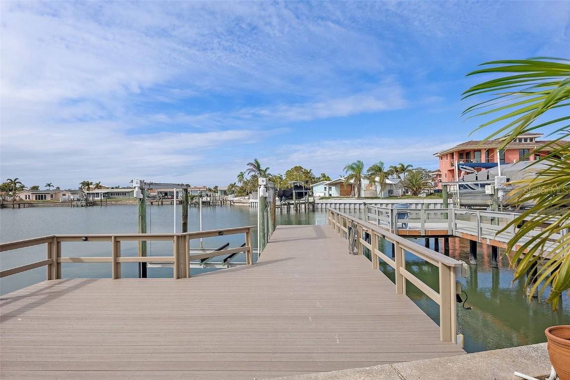 407 Boca Ciega Point Blvd., St Petersburg, FL 33708