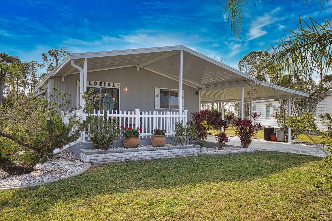 925 Iglesia Dr., North Port, FL 34287