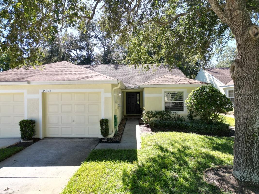 35324 Whispering Pines Dr., Zephyrhills, FL 33541