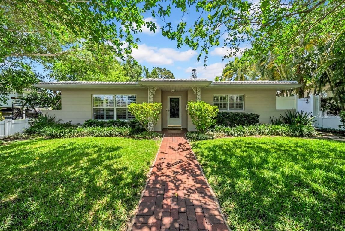 216 21st Ave., St Petersburg, FL 33704