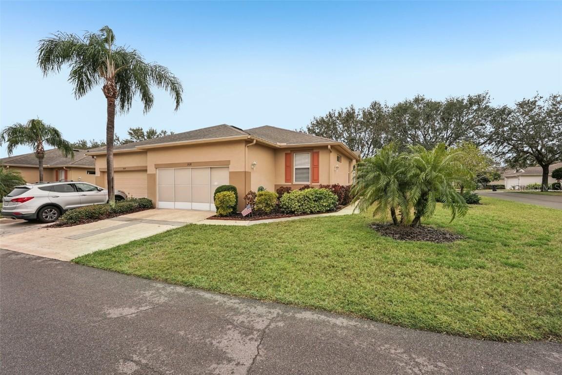 2028 Acadia Greens Dr., Sun City Center, FL 33573