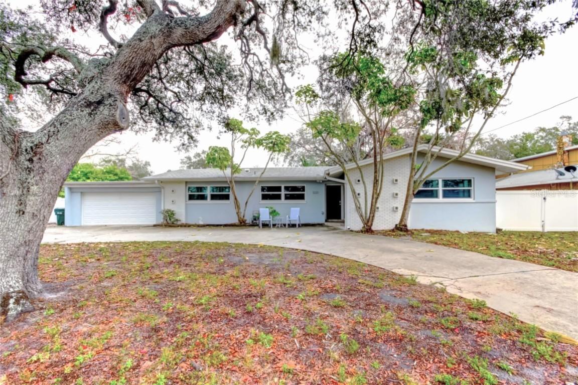 1220 10th St., Largo, FL 33770