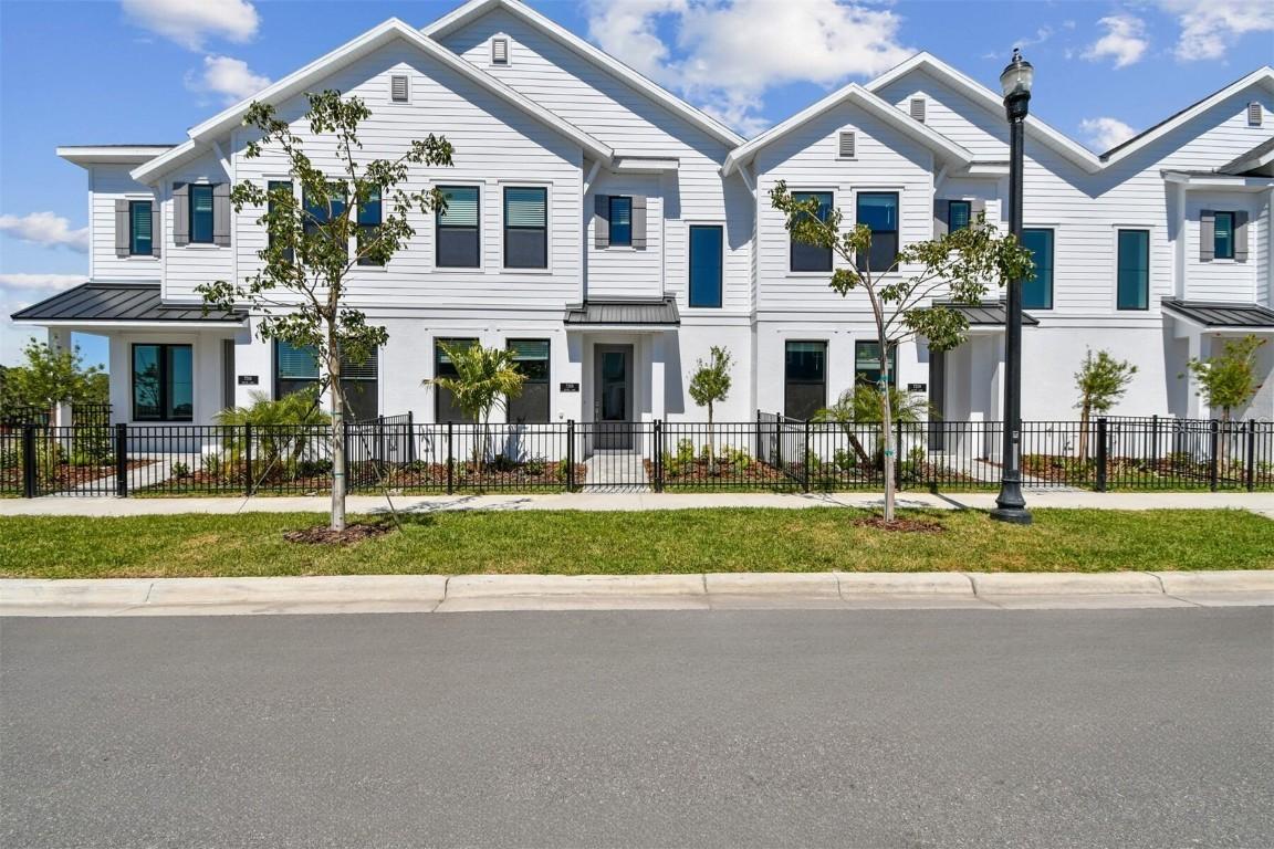 7205 Sutton Ln., Sarasota, FL 34240