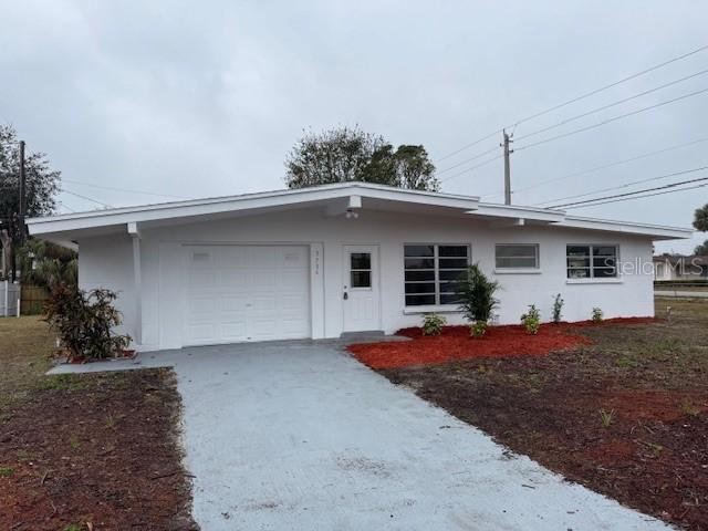 5706 23rd St., Bradenton, FL 34207