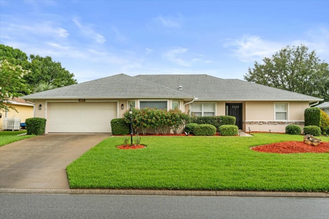 27100 Racquet Cir., Leesburg, FL 34748