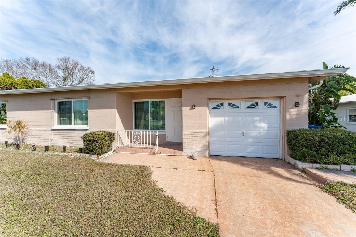 1004 Orlando Ave., Bradenton, FL 34207