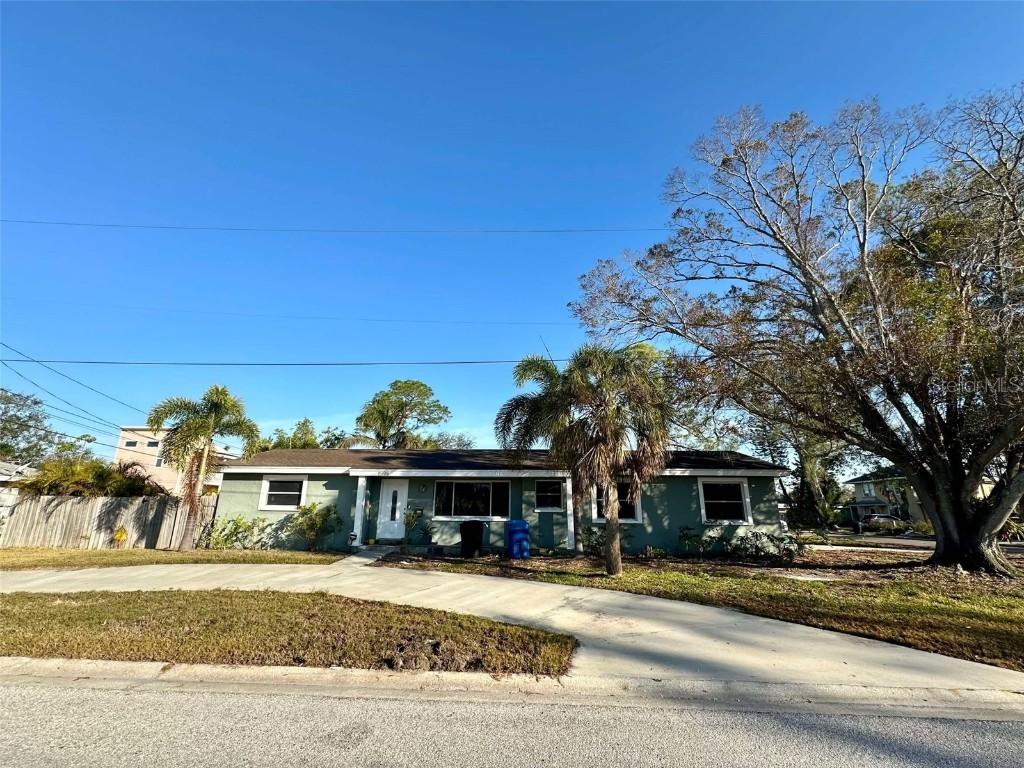 1599 Arizona Ave., St Petersburg, FL 33703