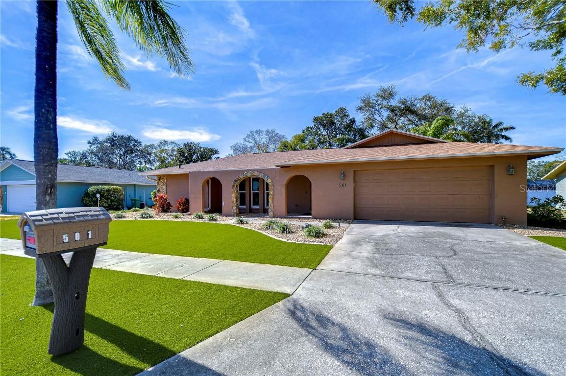501 Meravan Dr., Palm Harbor, FL 34683