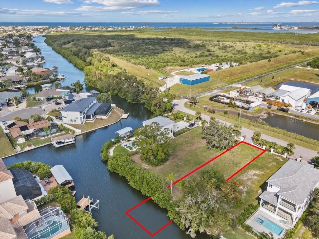 552 Estuary Shore Ln., Apollo Beach, FL 33572