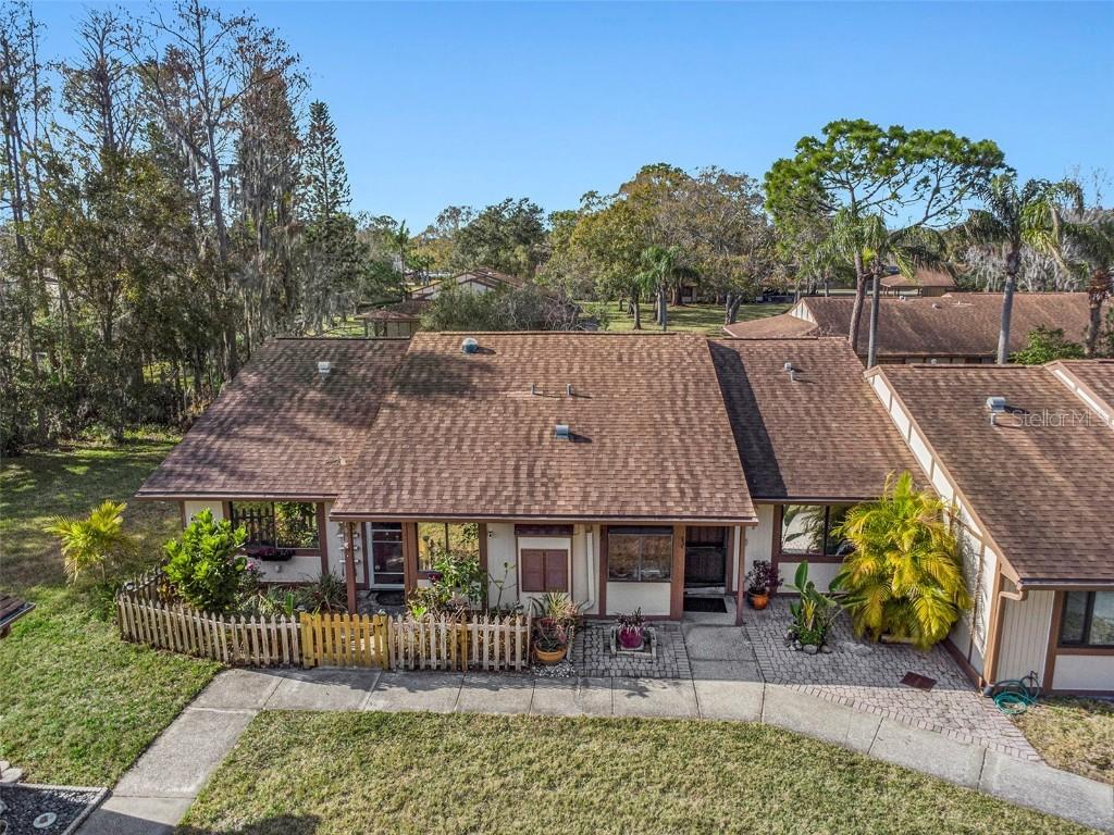 106 Edgewood Ct., Oldsmar, FL 34677