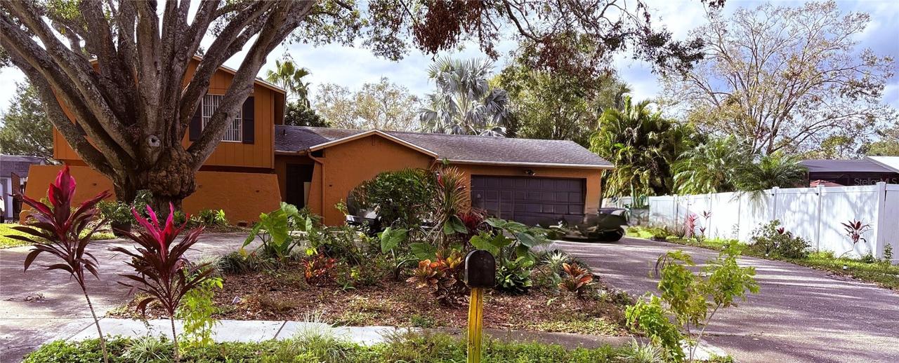 13824 Cherry Brook Ln., Tampa, FL 33618