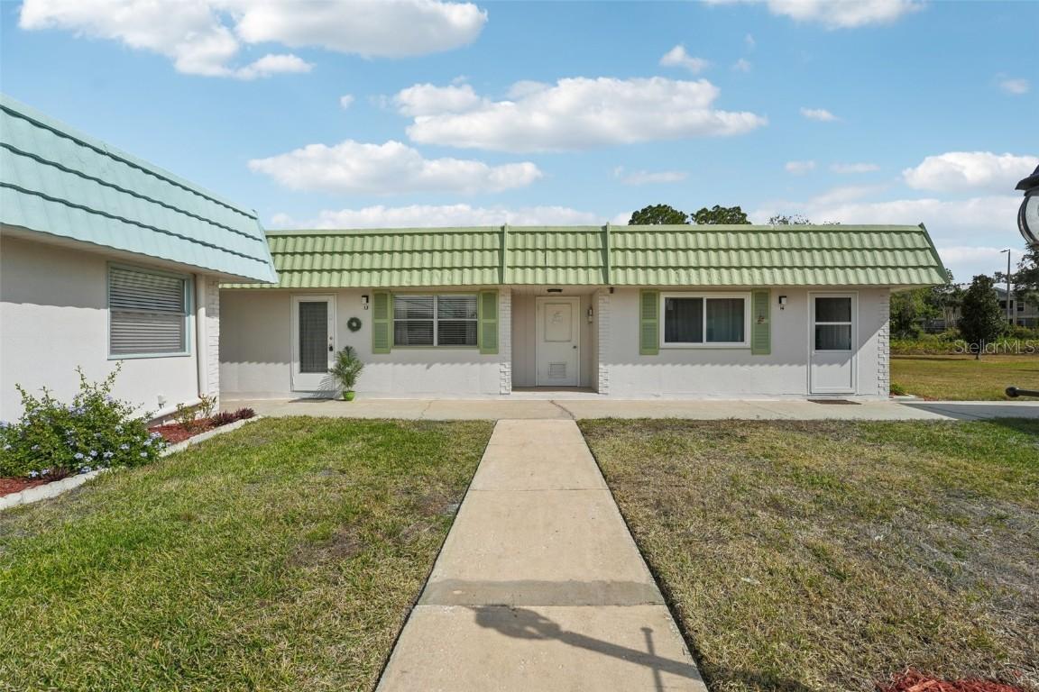 1802 Bedford Ln. #13, Sun City Center, FL 33573