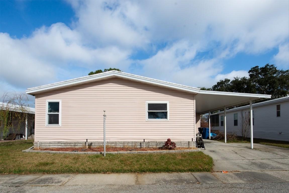 275 Pelican Dr N, Oldsmar, FL 34677