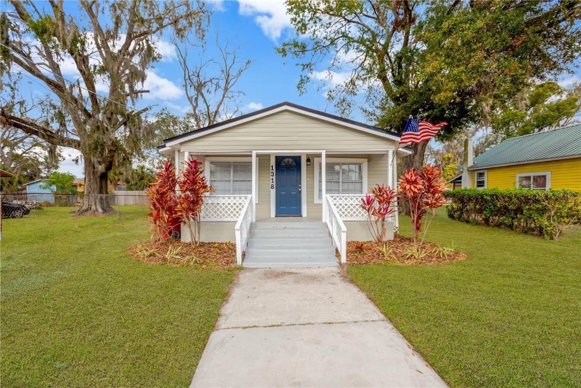 1318 E Renfro St., Plant City, FL 33563