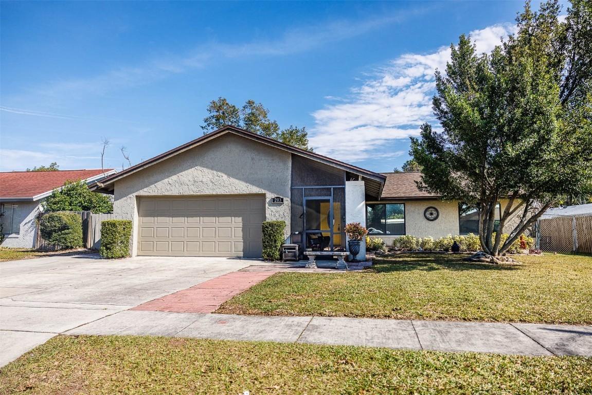 203 Doverwood Rd., Fern Park, FL 32730