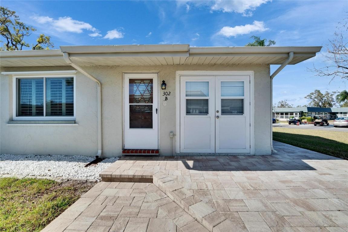 302 Friar Ct. #B, Sun City Center, FL 33573