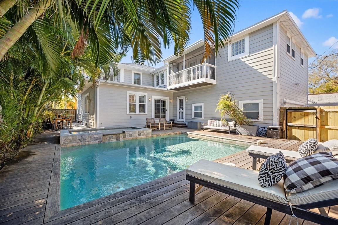 425 20th Ave., St Petersburg, FL 33704