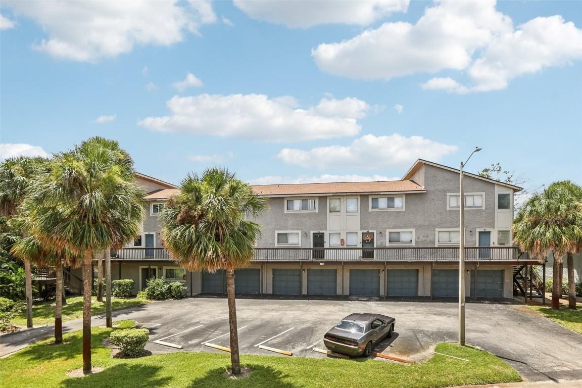 6325 Newtown Cir. #25B2, Tampa, FL 33615