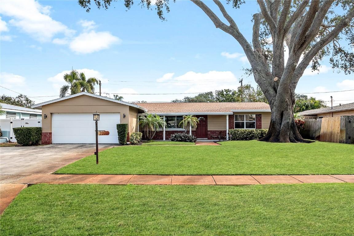 2231 60th Way, St Petersburg, FL 33710