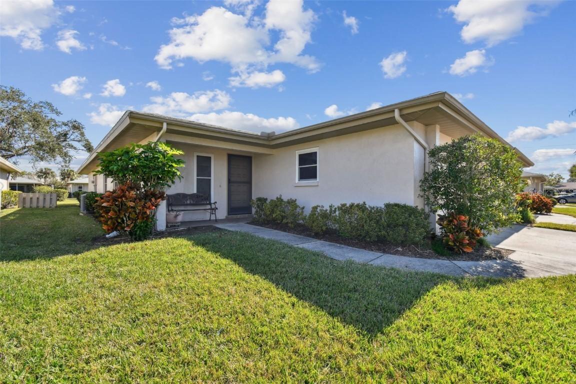 4329 Dresden Ln. #20, Sarasota, FL 34233