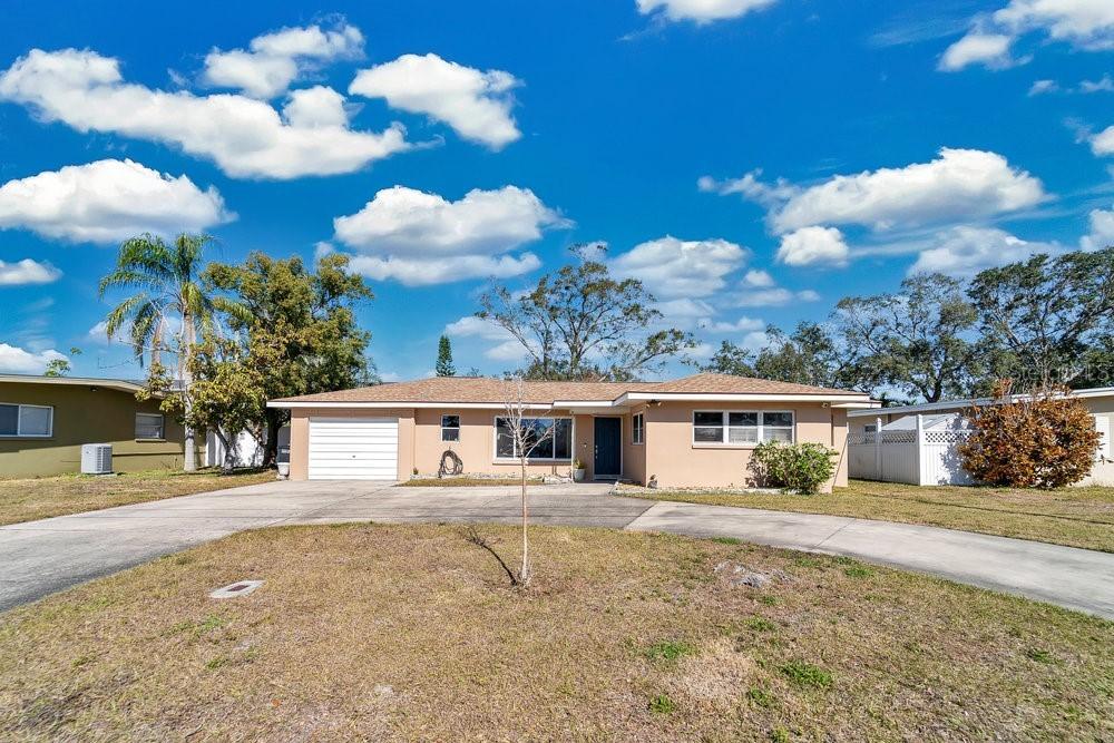 2533 Duncan Dr., Belleair Bluffs, FL 33770