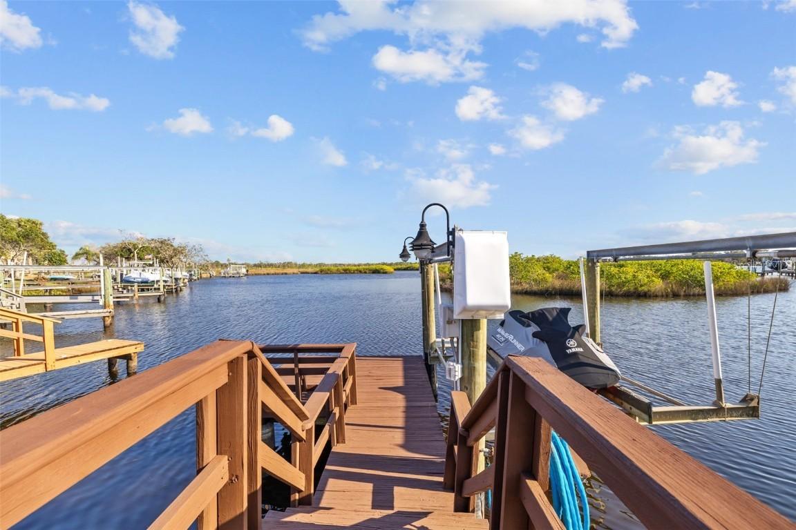 1893 Riveredge Dr., Tarpon Springs, FL 34689
