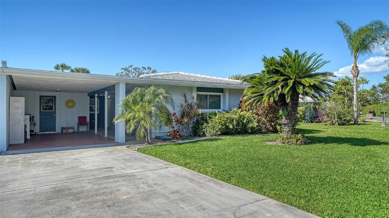 1366 Stafford Ln. #1420, Sarasota, FL 34232