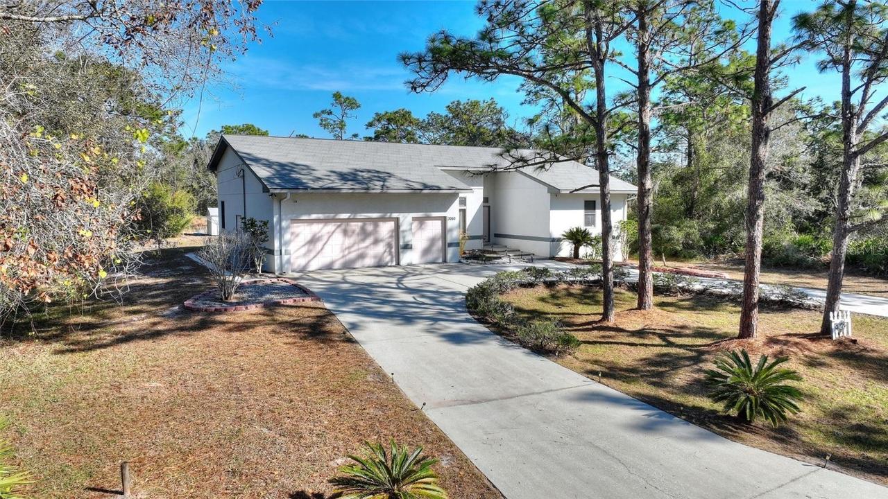 3060 Granada Dr., Indian Lake Estates, FL 33855