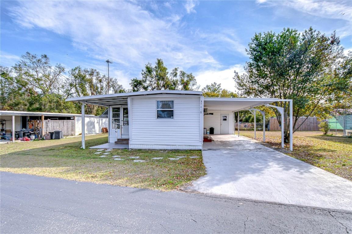 37418 Hammond Dr., Zephyrhills, FL 33541
