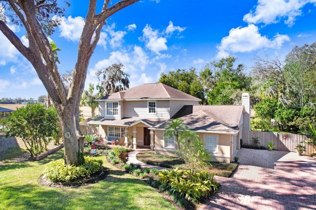 2752 Buckhorn Oaks Dr., Valrico, FL 33594