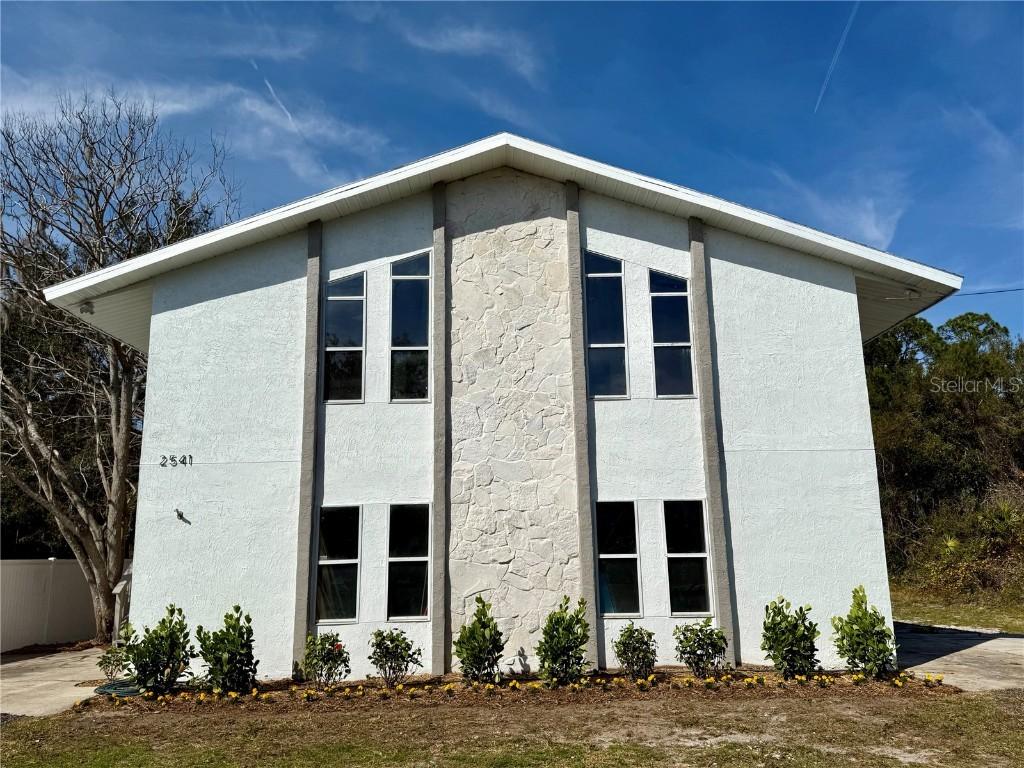 2541 E Lake Dr., Deland, FL 32724