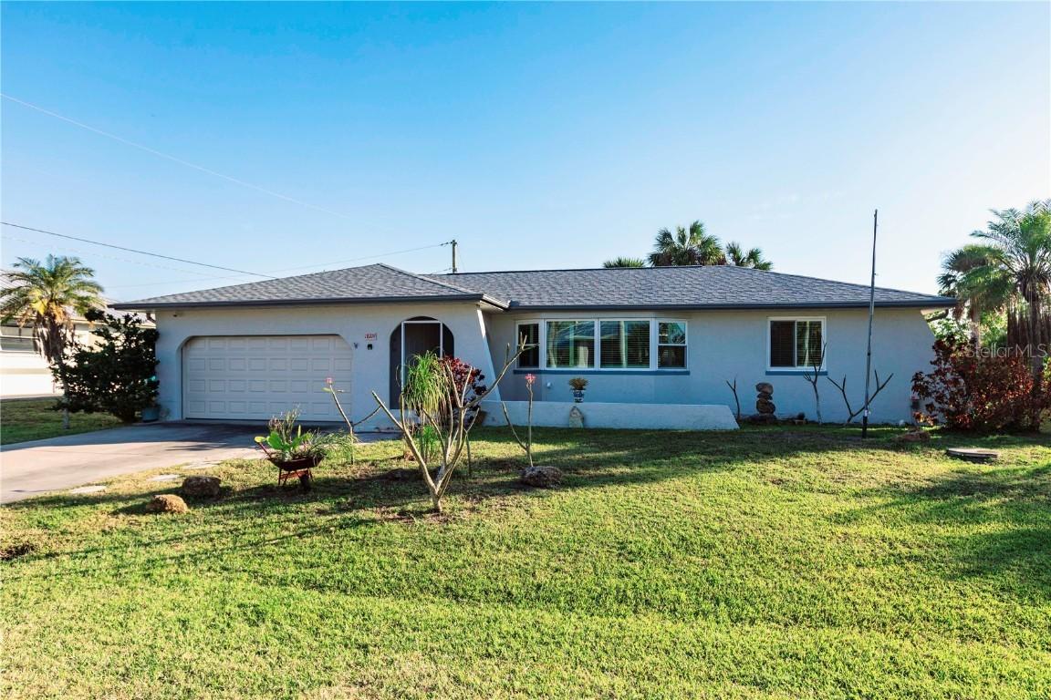 18719 Van Nuys Cir., Port Charlotte, FL 33948