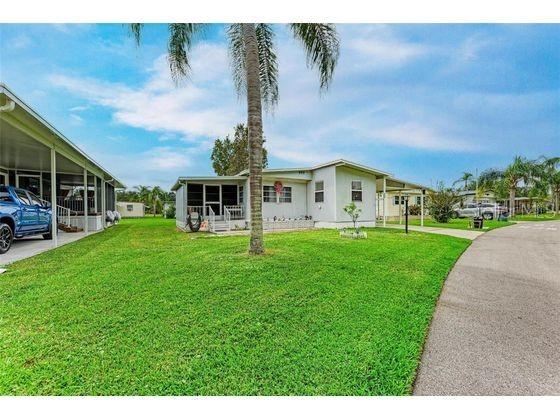 921 Faith Cir. #40, Bradenton, FL 34212