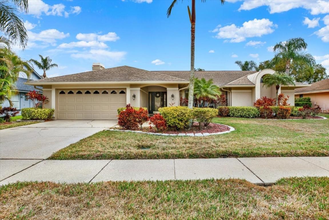 393 Waterford Cir., Tarpon Springs, FL 34688