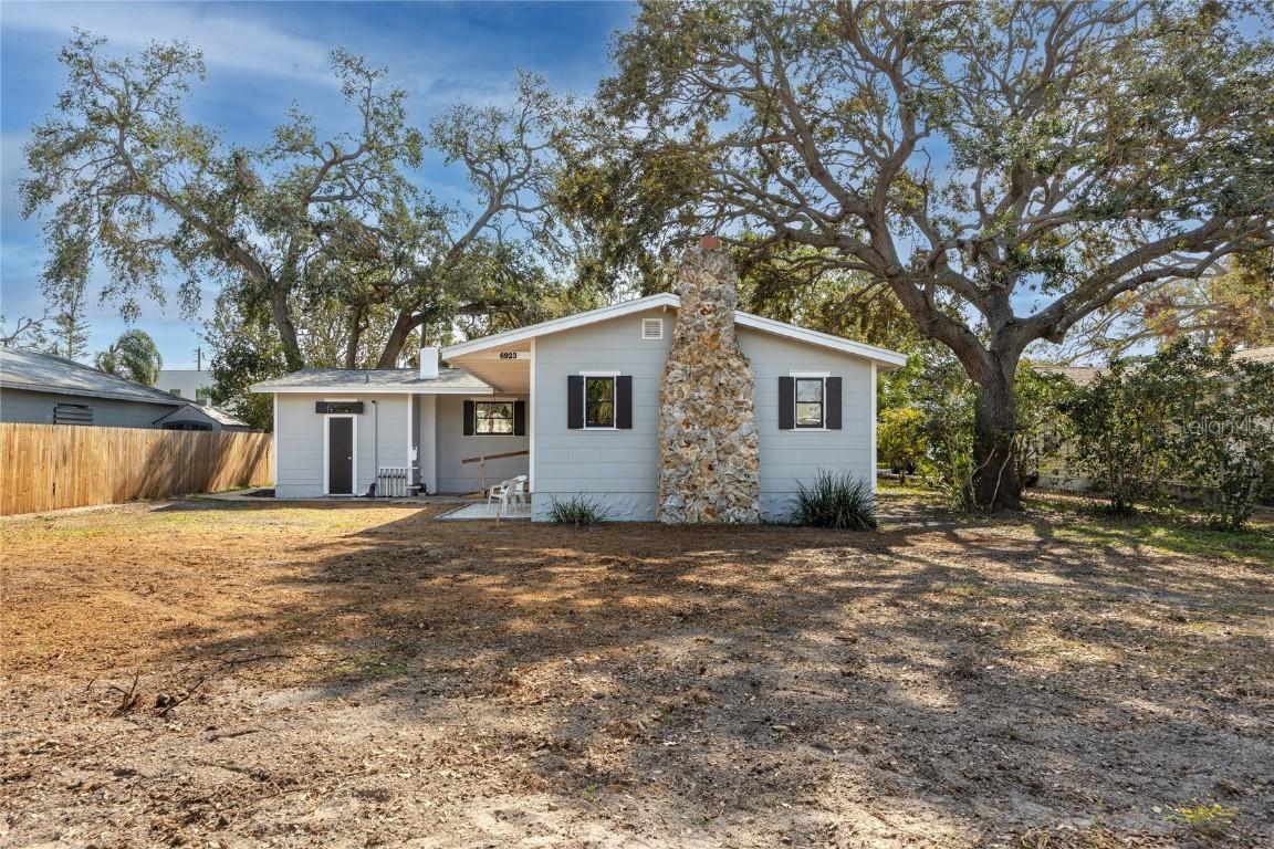 6923 Dartmouth Ave., St Petersburg, FL 33710