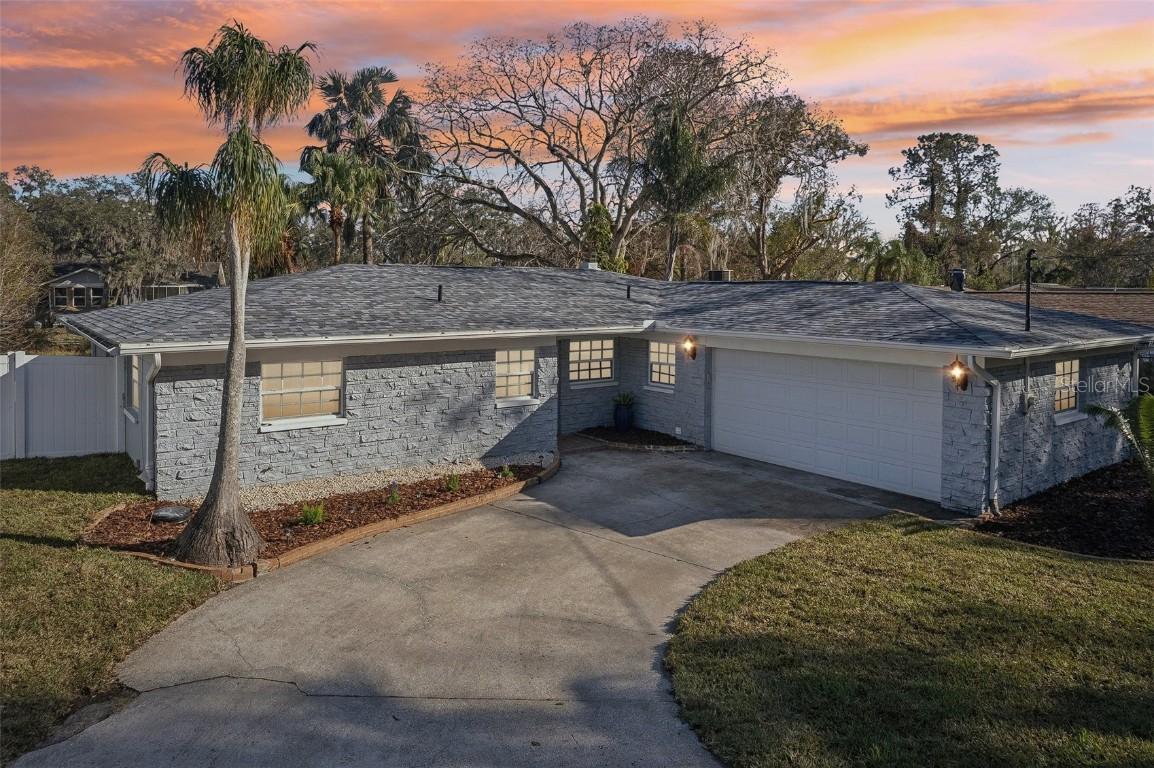 18615 Yocam Ave., Lutz, FL 33549