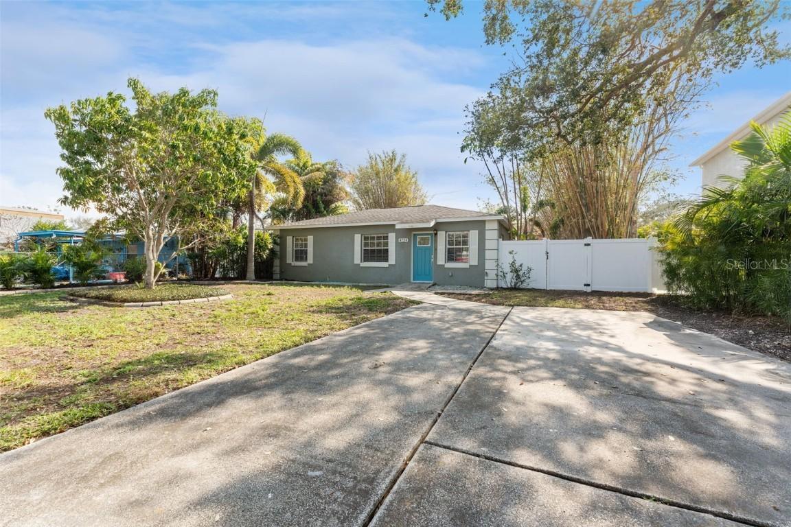 4724 W Lawn Ave., Tampa, FL 33611