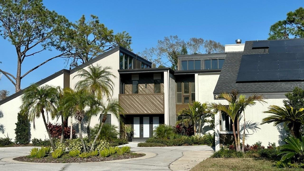 4402 Meadowwood Way, Tampa, FL 33618