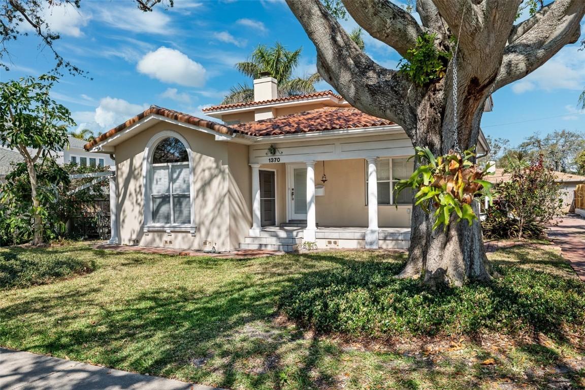 1370 Brightwaters Blvd., St Petersburg, FL 33704