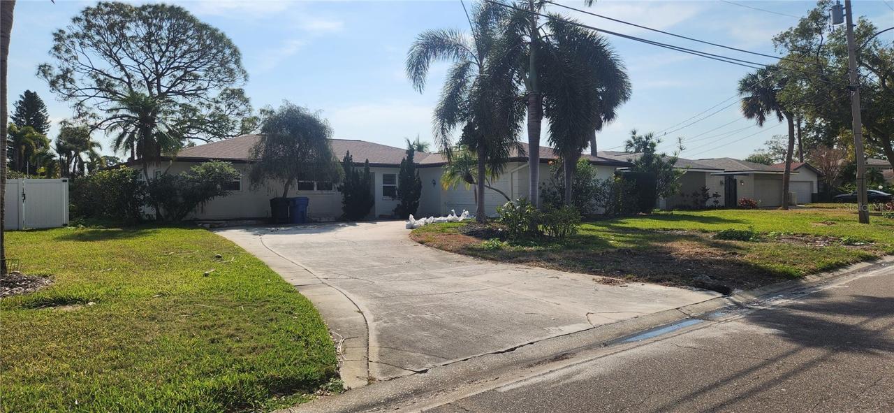 5253 Dover St., St Petersburg, FL 33703