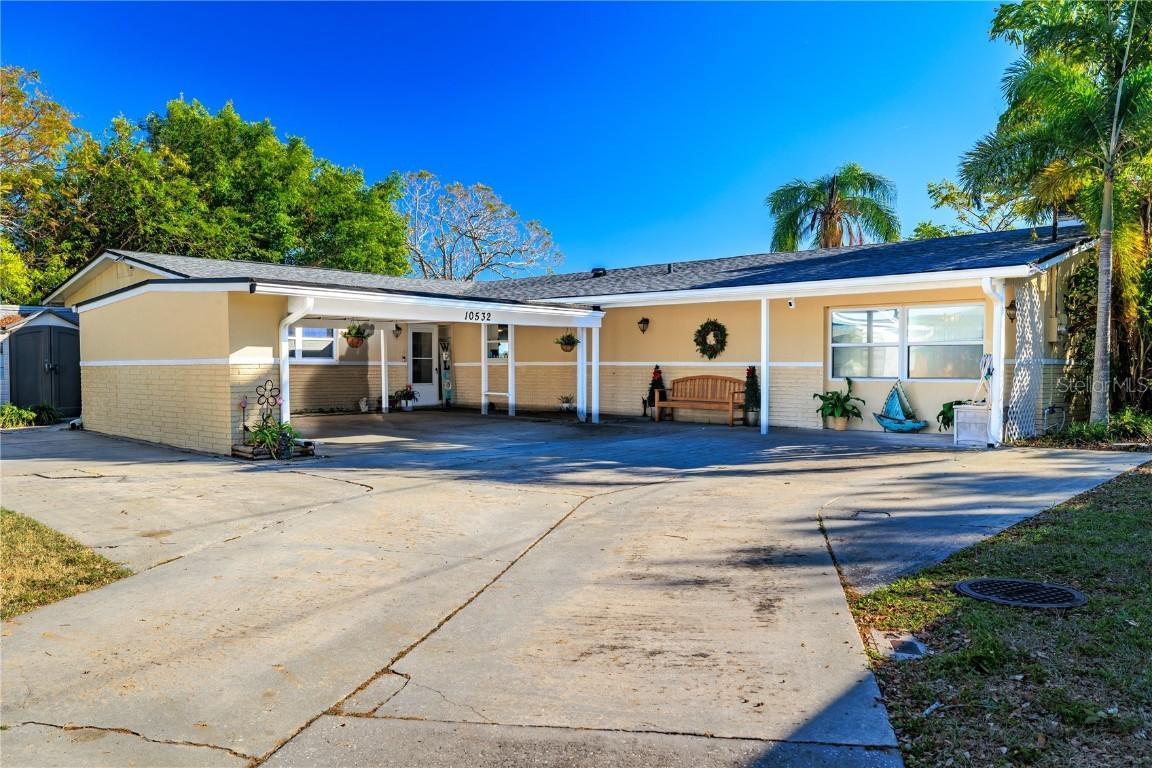 10532 94th Pl., Seminole, FL 33772