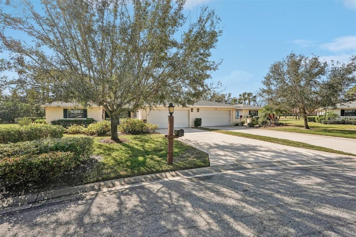7161 Fairway Bend Cir., Sarasota, FL 34243