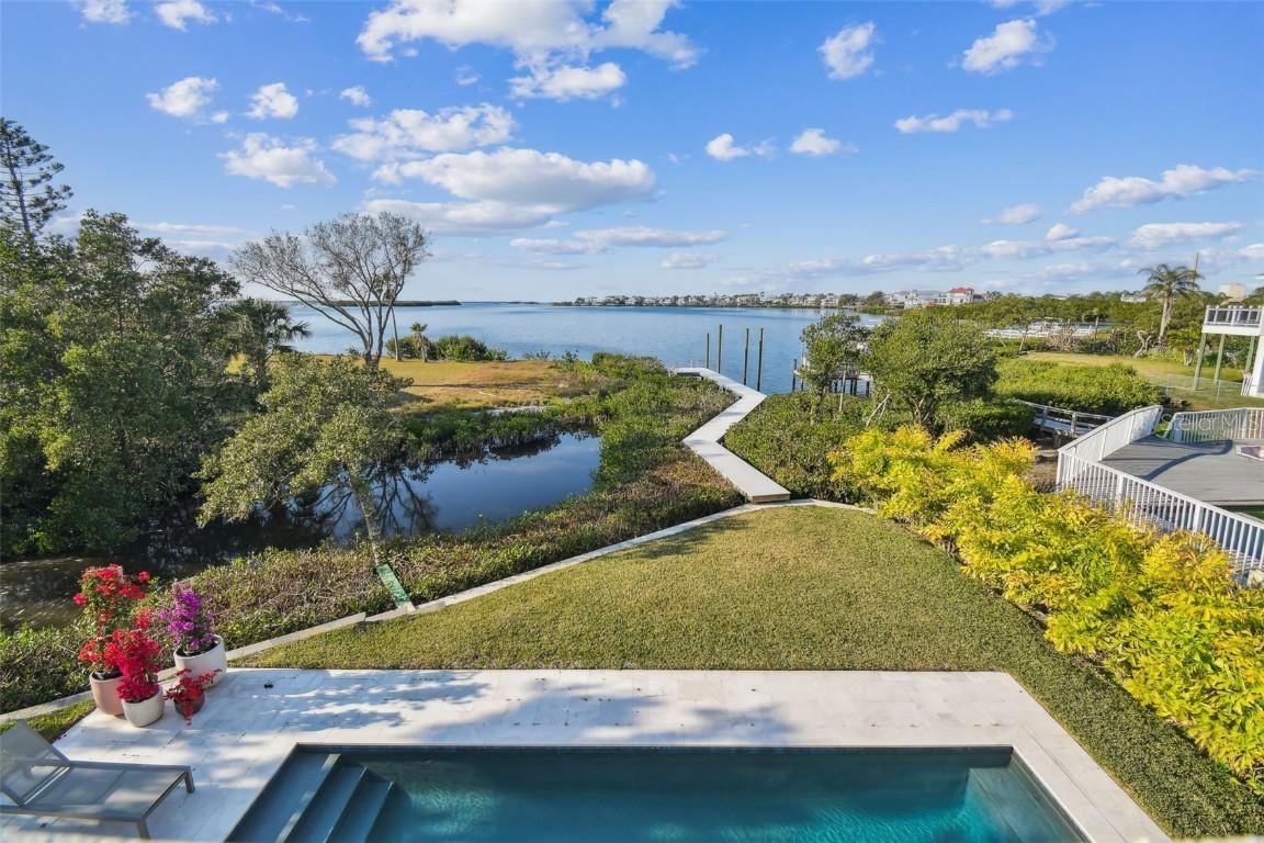 1640 Sea Breeze Dr., Tarpon Springs, FL 34689