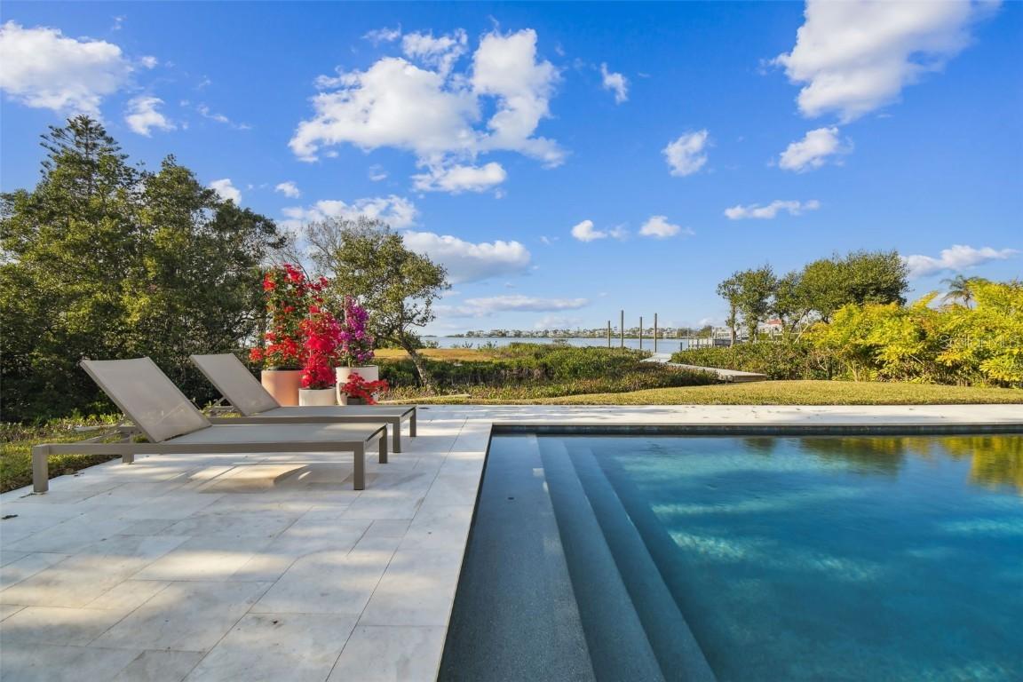 1640 Sea Breeze Dr., Tarpon Springs, FL 34689
