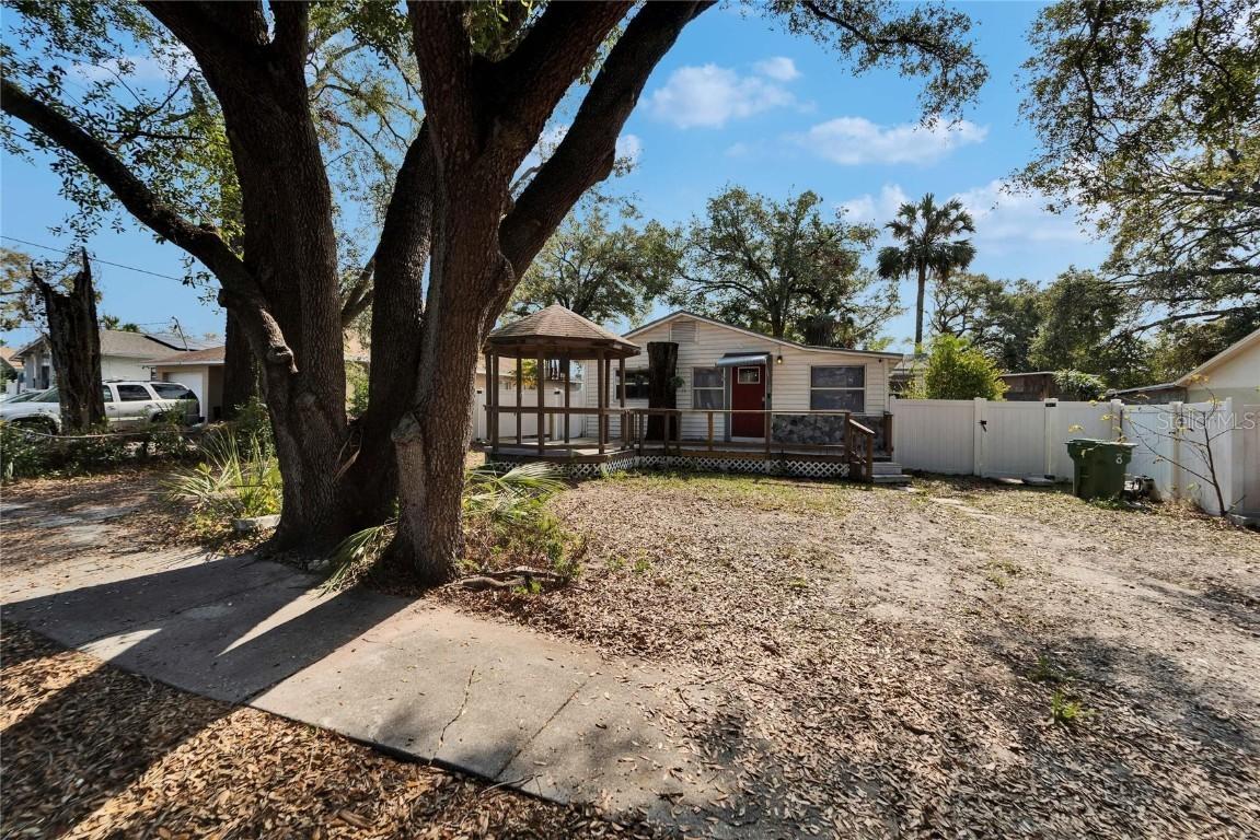 3005 E Shadowlawn Ave., Tampa, FL 33610