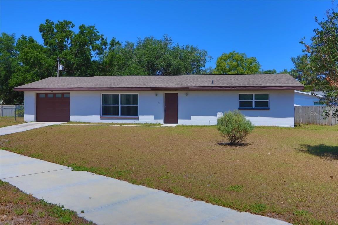 5729 13th St., Zephyrhills, FL 33542