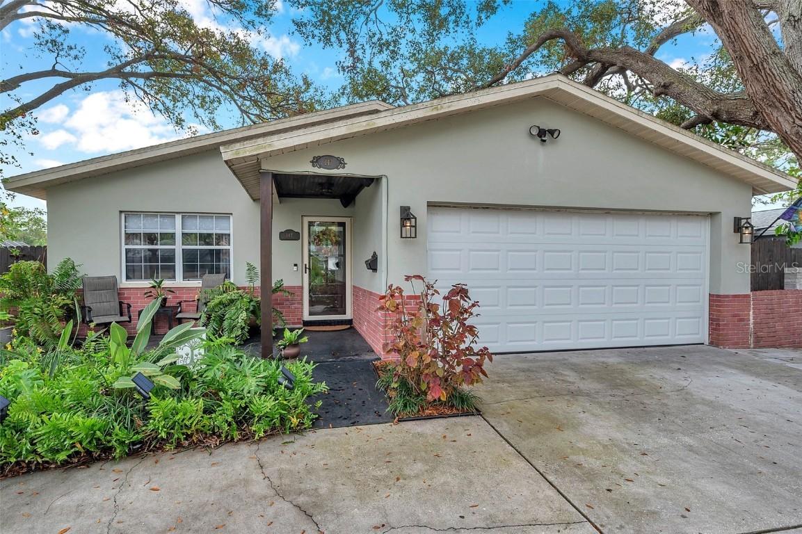 147 SE Lincoln Cir., St Petersburg, FL 33703