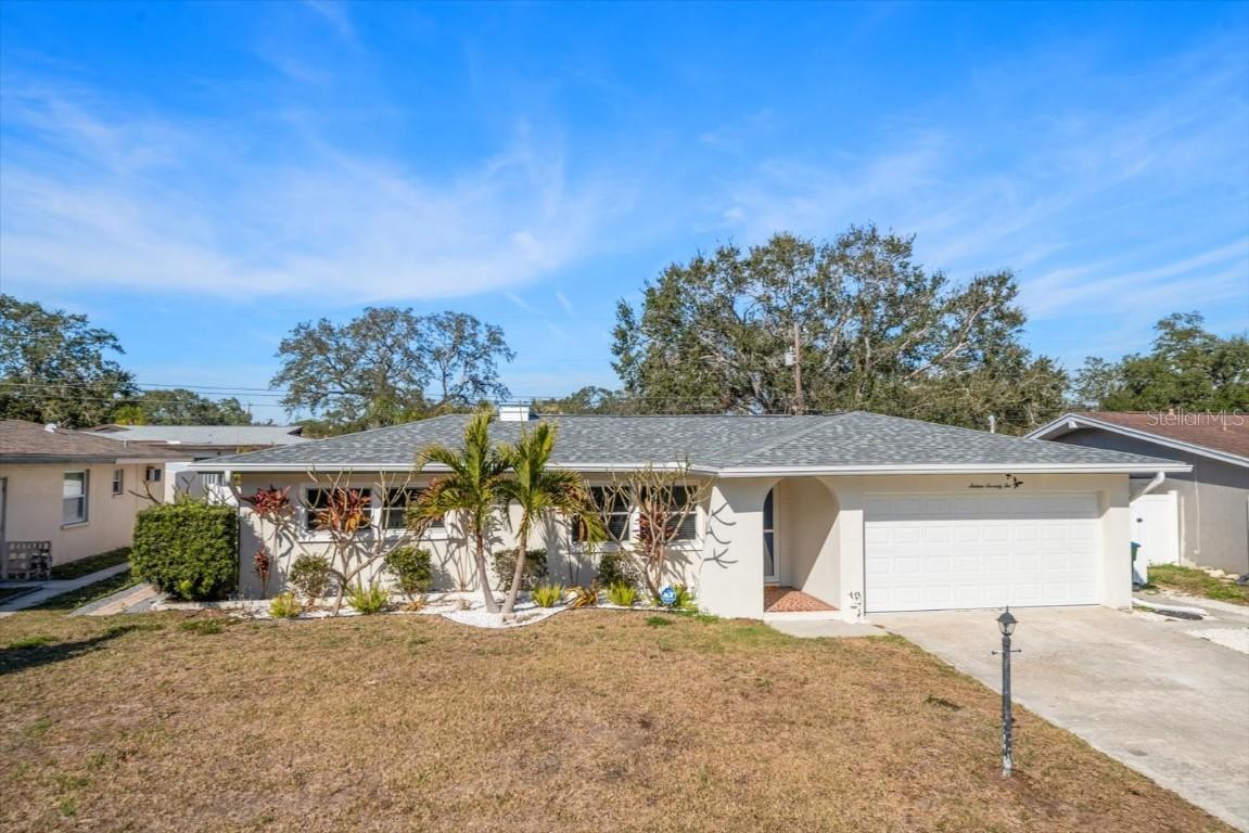 1672 Cambridge Dr., Clearwater, FL 33756