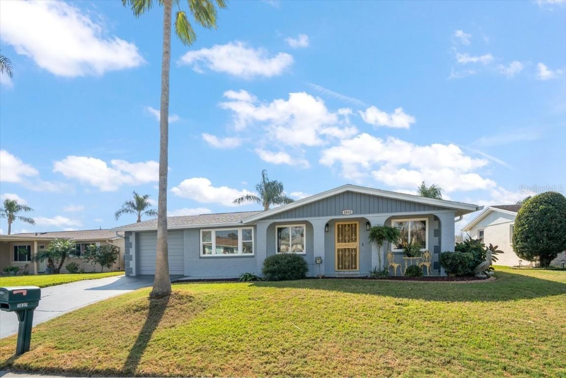 3832 Star Island Dr., Holiday, FL 34691