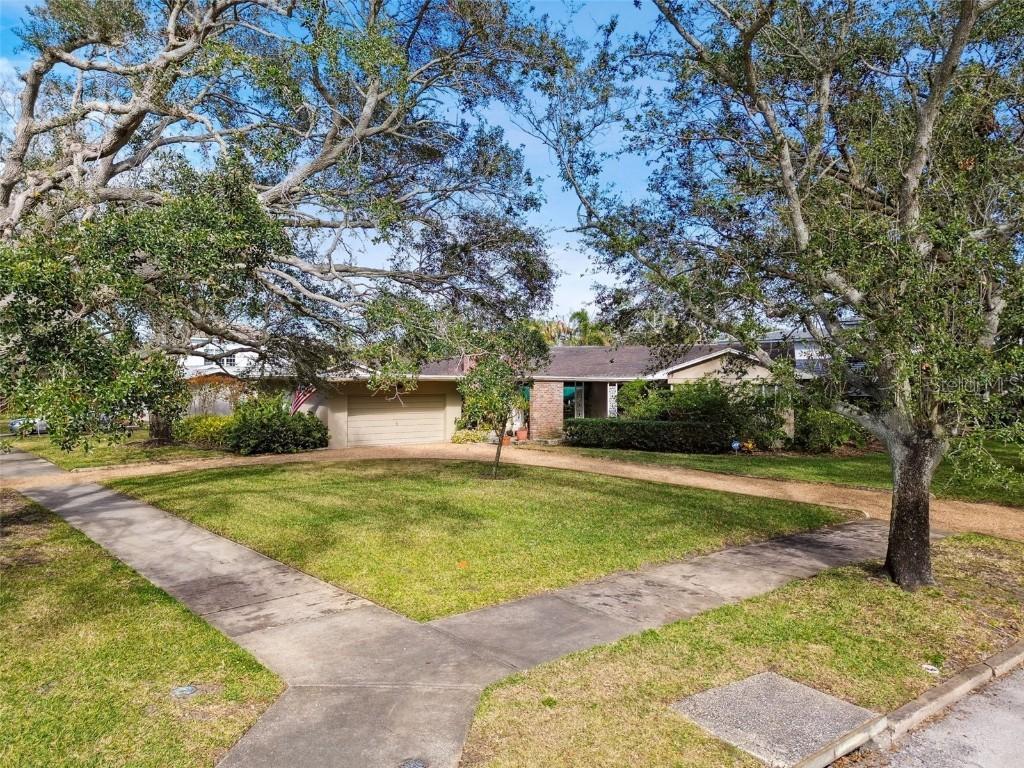 1400 Brightwaters Blvd., St Petersburg, FL 33704
